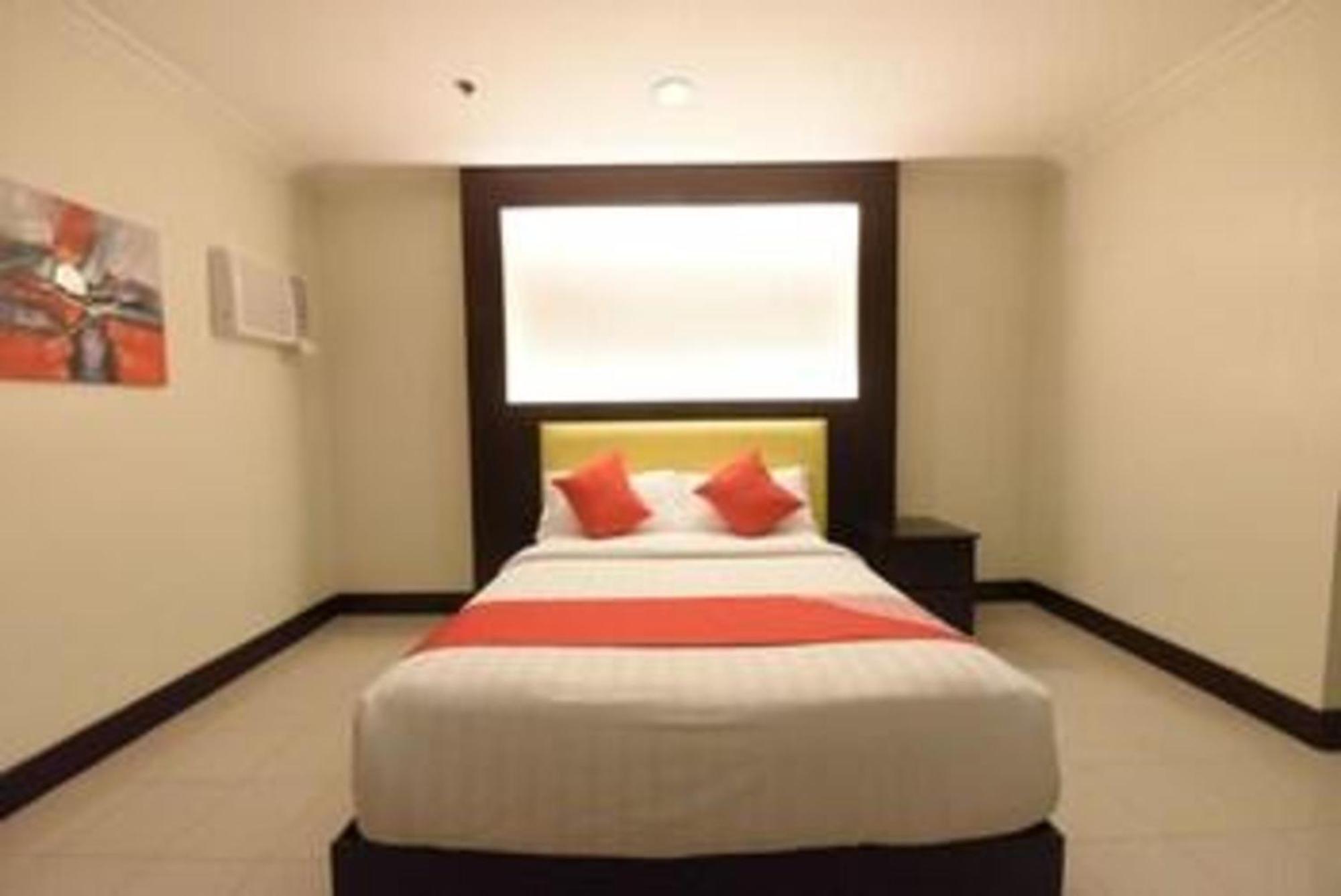 Oyo 115 Northridge Mansions Cidade Quezon Exterior foto