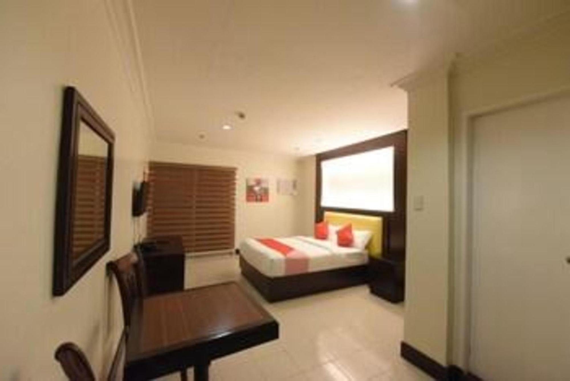Oyo 115 Northridge Mansions Cidade Quezon Exterior foto