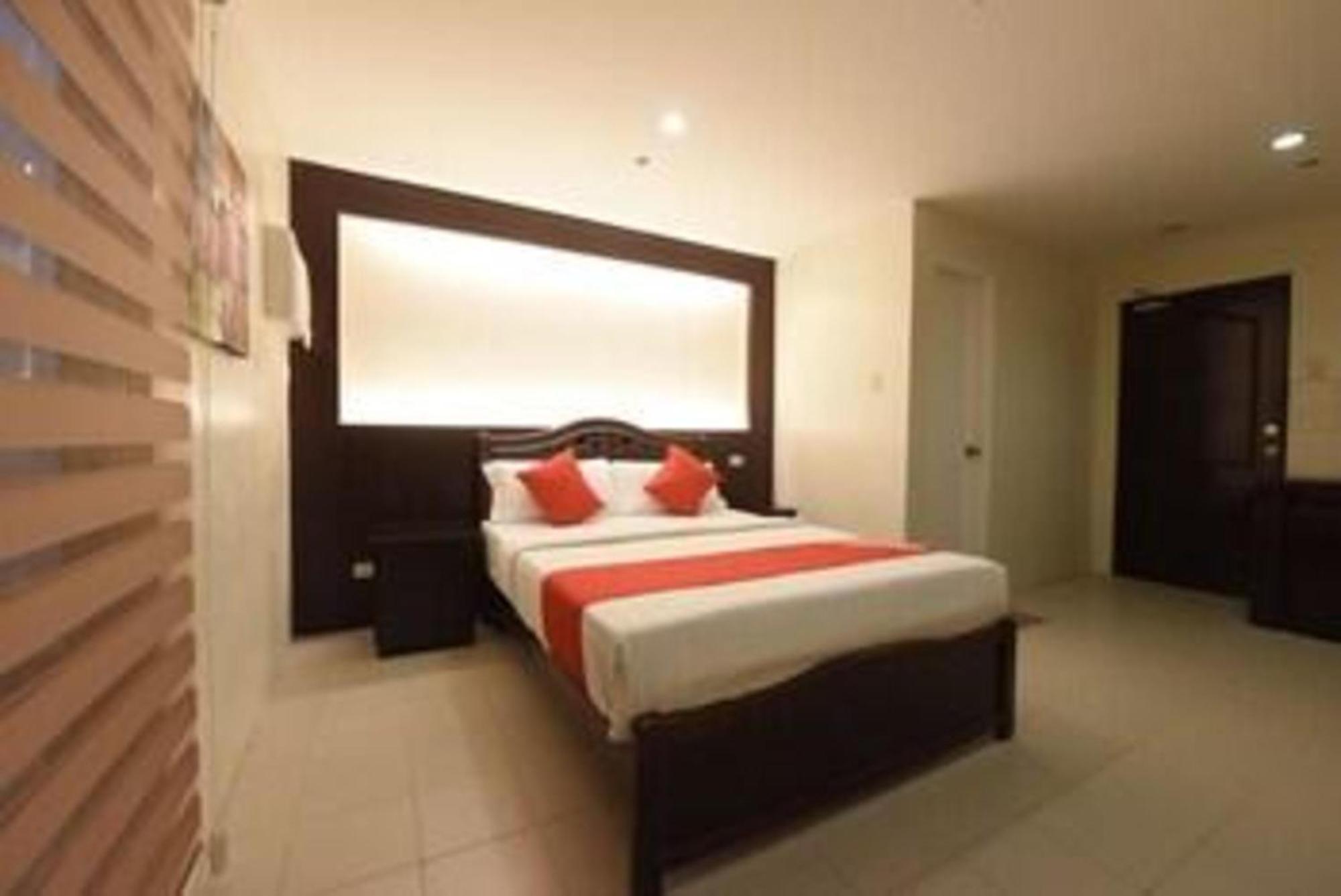 Oyo 115 Northridge Mansions Cidade Quezon Exterior foto