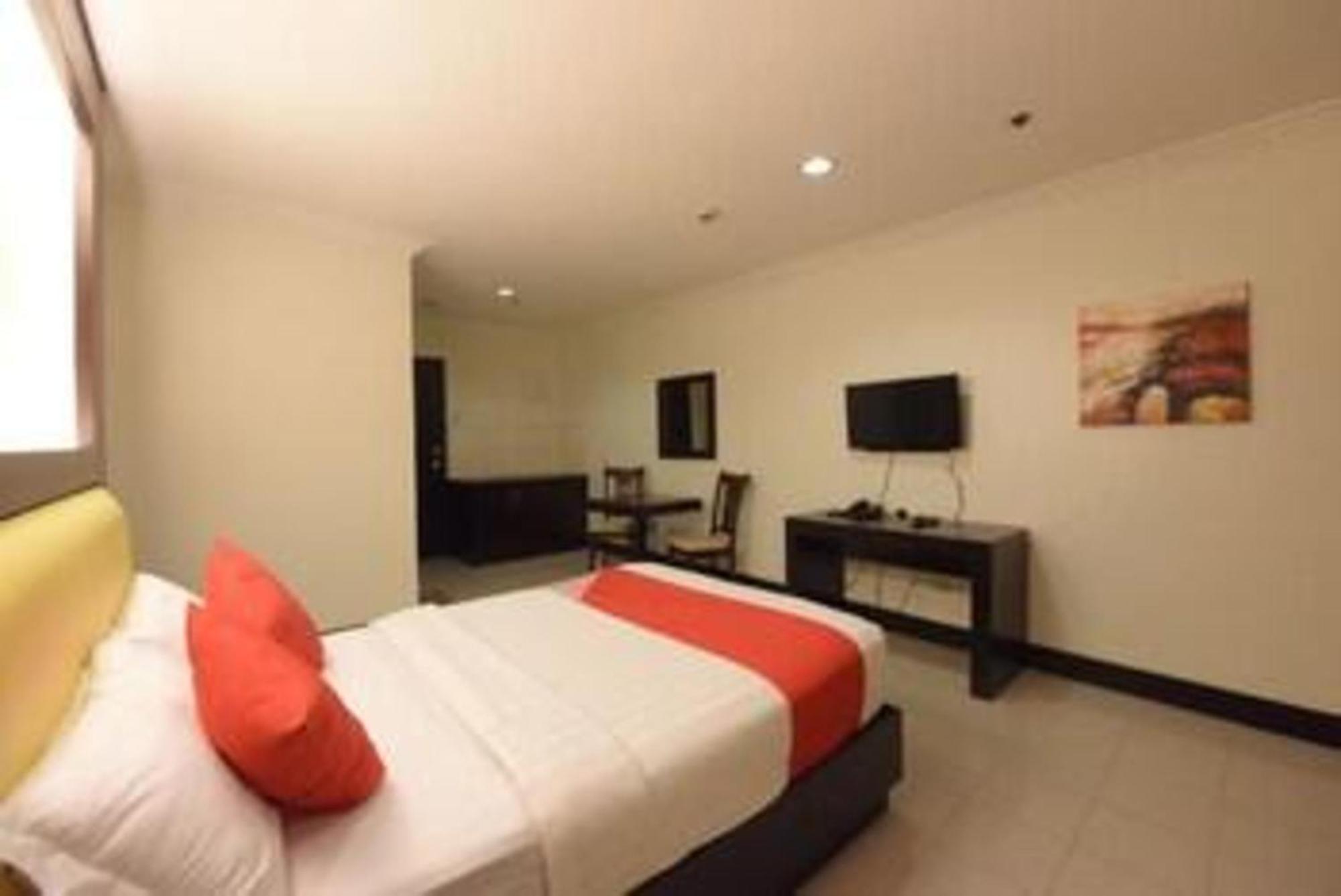 Oyo 115 Northridge Mansions Cidade Quezon Exterior foto