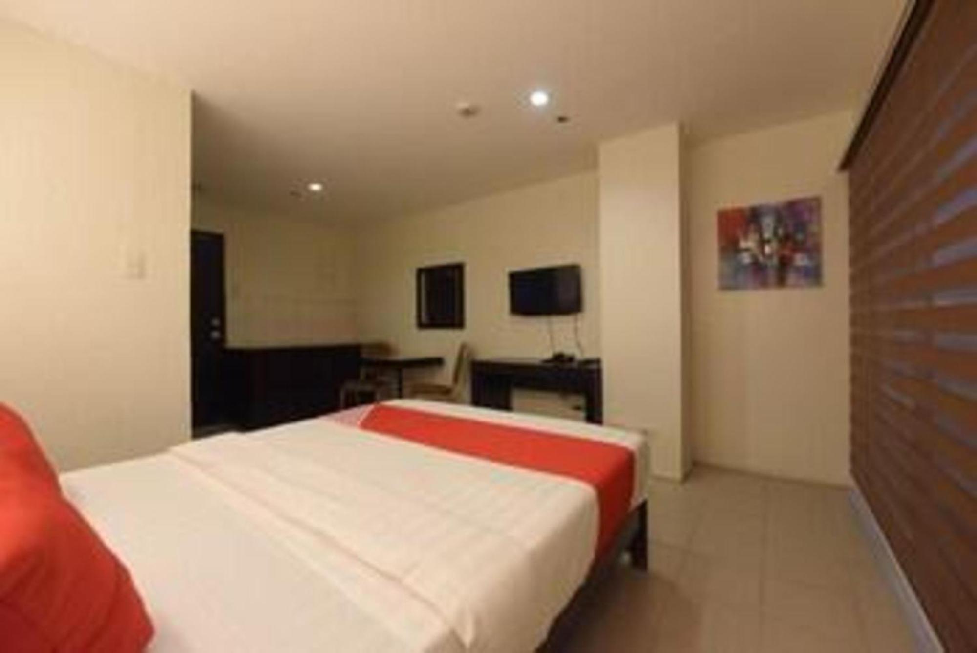 Oyo 115 Northridge Mansions Cidade Quezon Exterior foto