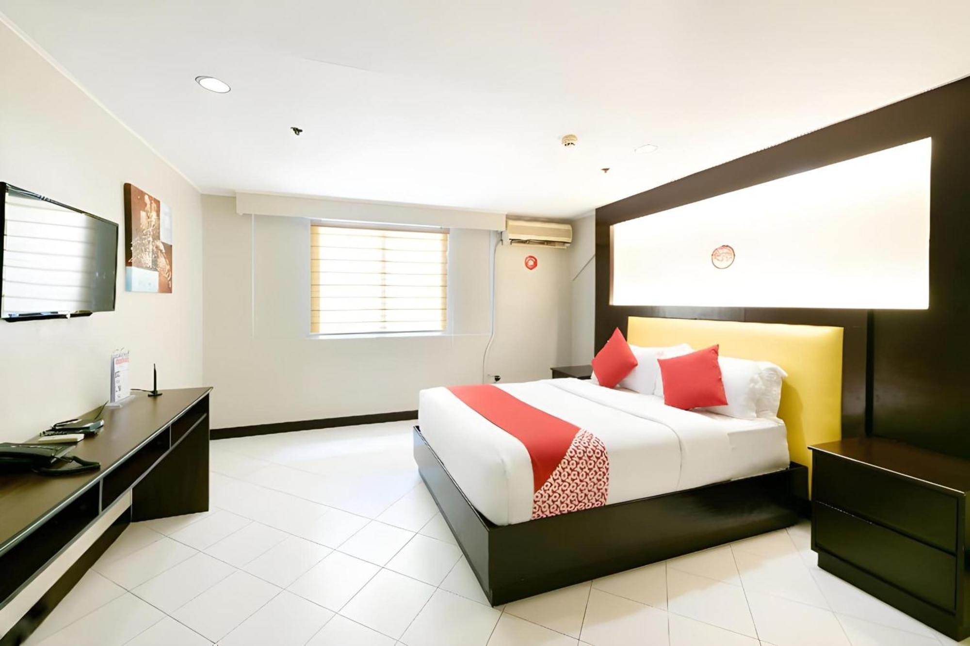 Oyo 115 Northridge Mansions Cidade Quezon Exterior foto