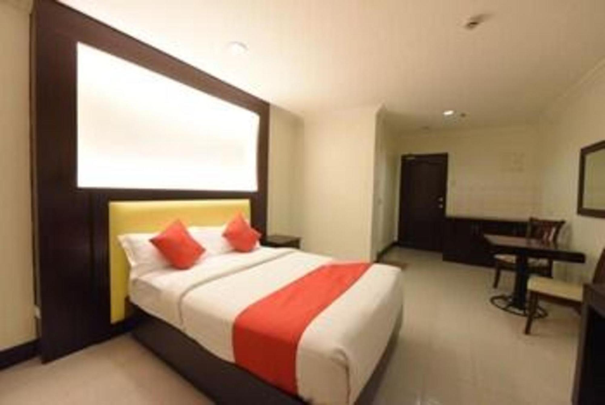Oyo 115 Northridge Mansions Cidade Quezon Exterior foto