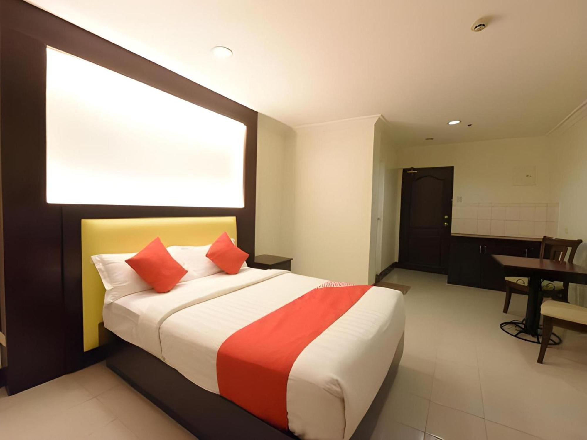 Oyo 115 Northridge Mansions Cidade Quezon Exterior foto