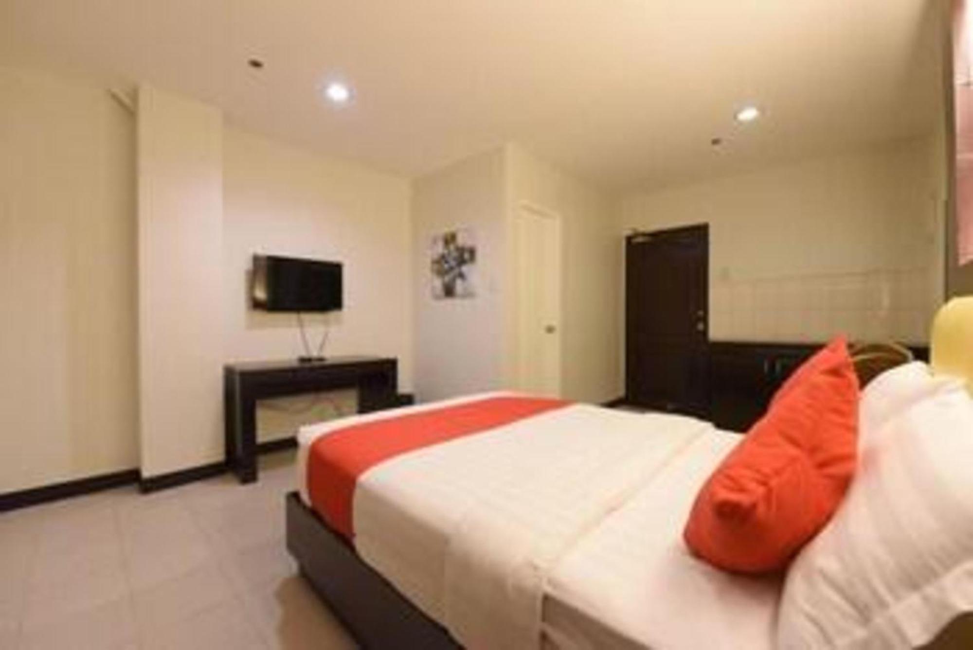 Oyo 115 Northridge Mansions Cidade Quezon Exterior foto